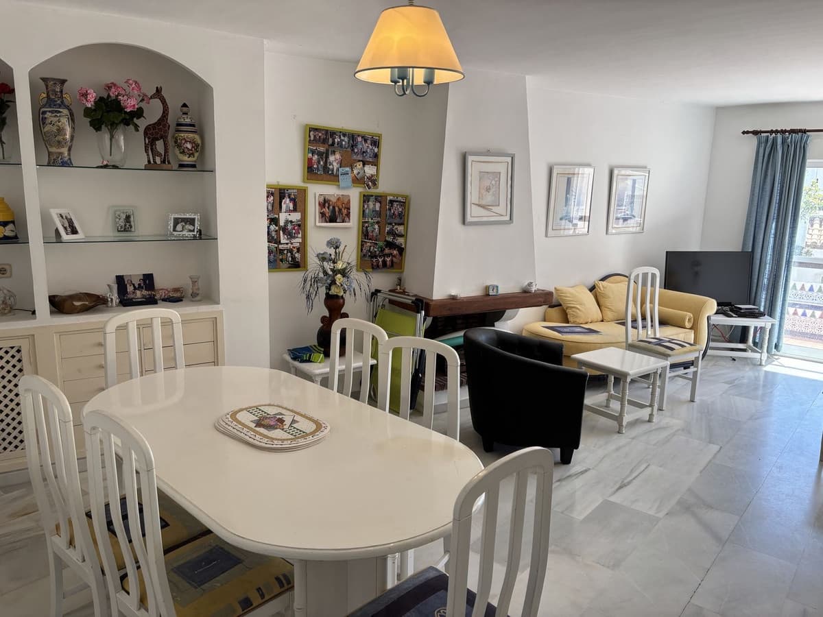 3 slaapkamer Appartement te koop in Calahonda met zwembad garage - € 475.000 (Ref: 8675197)