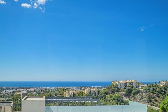 4 bedroom Villa for sale in Benahavís with pool - € 1,490,000 (Ref: 8677283)