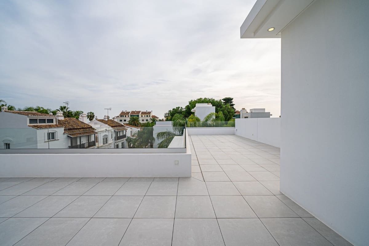 4 slaapkamer Villa te koop in Marbella met zwembad - € 3.750.000 (Ref: 8687099)