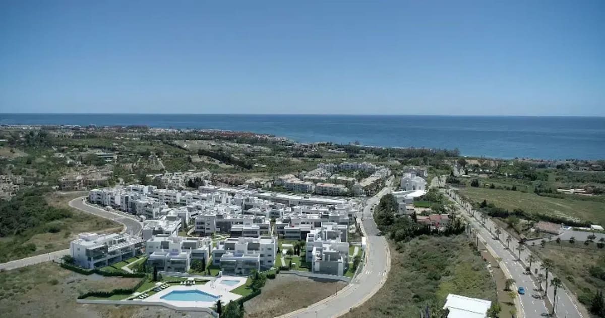 2 Zimmer Apartment zu verkaufen in Estepona mit Pool Garage - 431.000 € (Ref: 8693266)