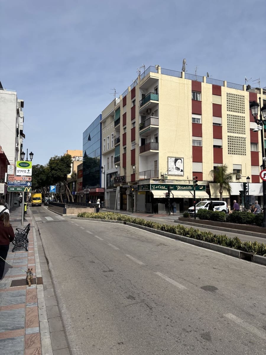 7 soveværelse Erhverv til salg i Fuengirola - € 2.500.000 (Ref: 8837792)