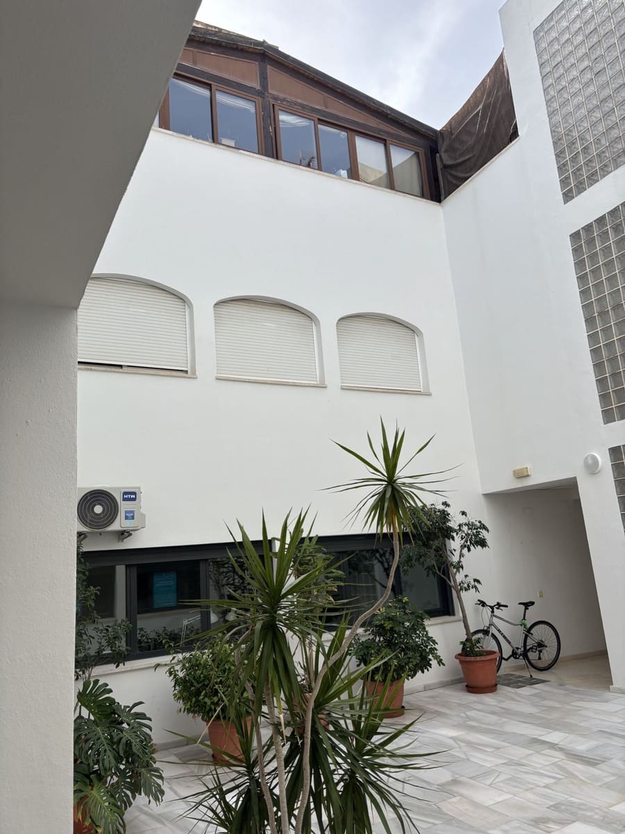 7 soveværelse Erhverv til salg i Fuengirola - € 2.500.000 (Ref: 8837792)