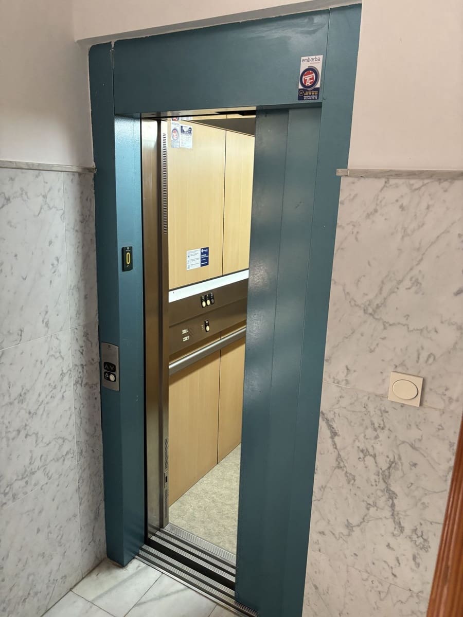 7 soveværelse Erhverv til salg i Fuengirola - € 2.500.000 (Ref: 8837792)