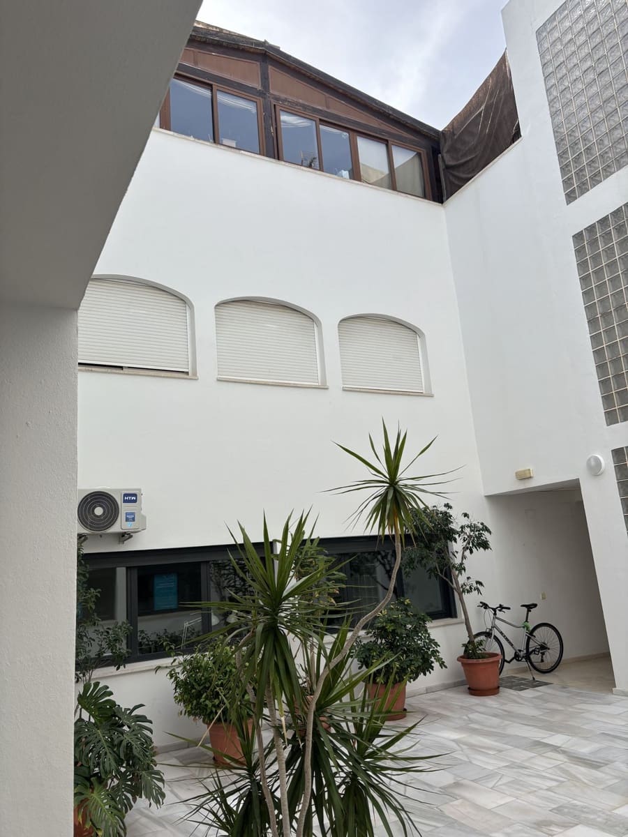 7 soveværelse Erhverv til salg i Fuengirola - € 2.500.000 (Ref: 8837792)