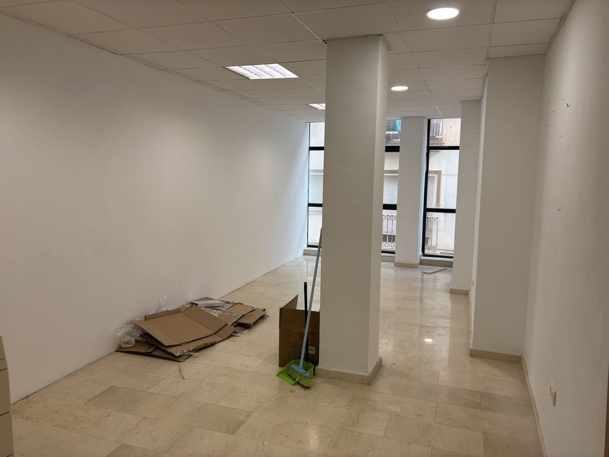 7 makuuhuone Kaupallinen myytävänä paikassa Fuengirola - 2 500 000 € (Ref: 8837792)