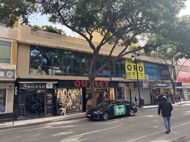 7 chambre Local Commercial à vendre à Fuengirola - 2 500 000 € (Ref: 8837792)