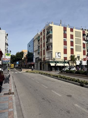 7 chambre Local Commercial à vendre à Fuengirola - 2 500 000 € (Ref: 8837792)