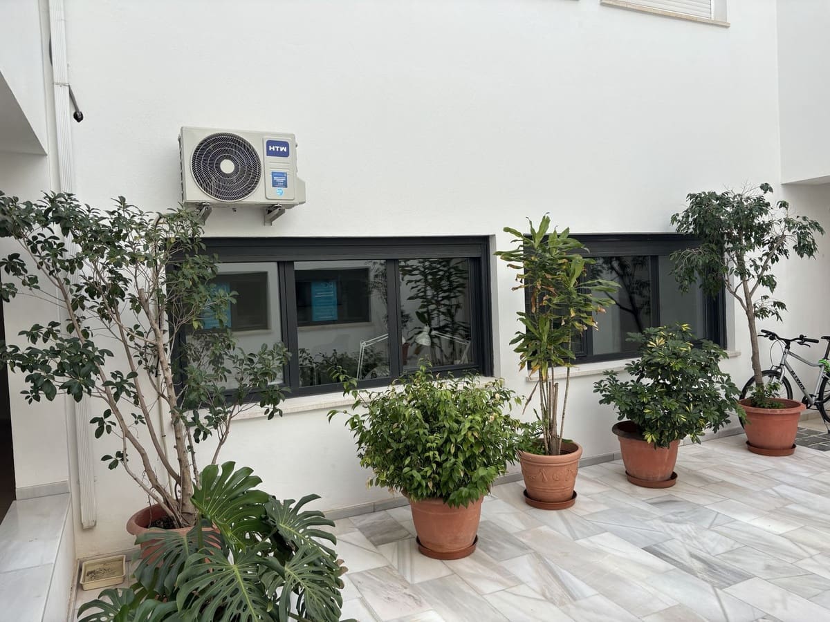 7 makuuhuone Kaupallinen myytävänä paikassa Fuengirola - 2 500 000 € (Ref: 8837792)