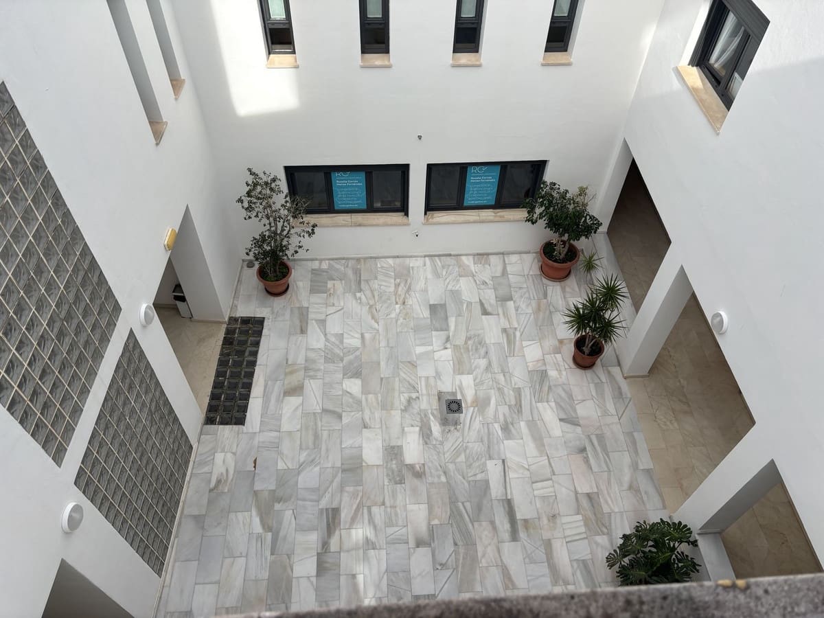 7 makuuhuone Kaupallinen myytävänä paikassa Fuengirola - 2 500 000 € (Ref: 8837792)