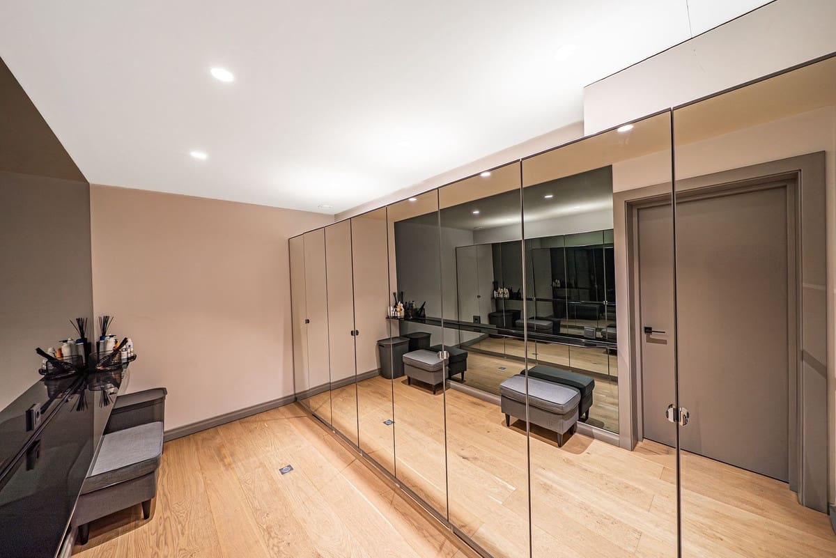 10 slaapkamer Villa te koop in Guadalmina - € 12.900.000 (Ref: 8894066)