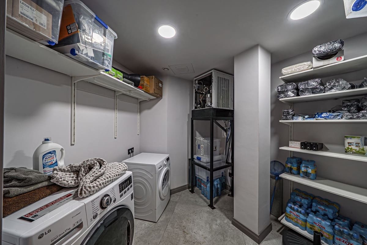 10 slaapkamer Villa te koop in Guadalmina - € 12.900.000 (Ref: 8894066)