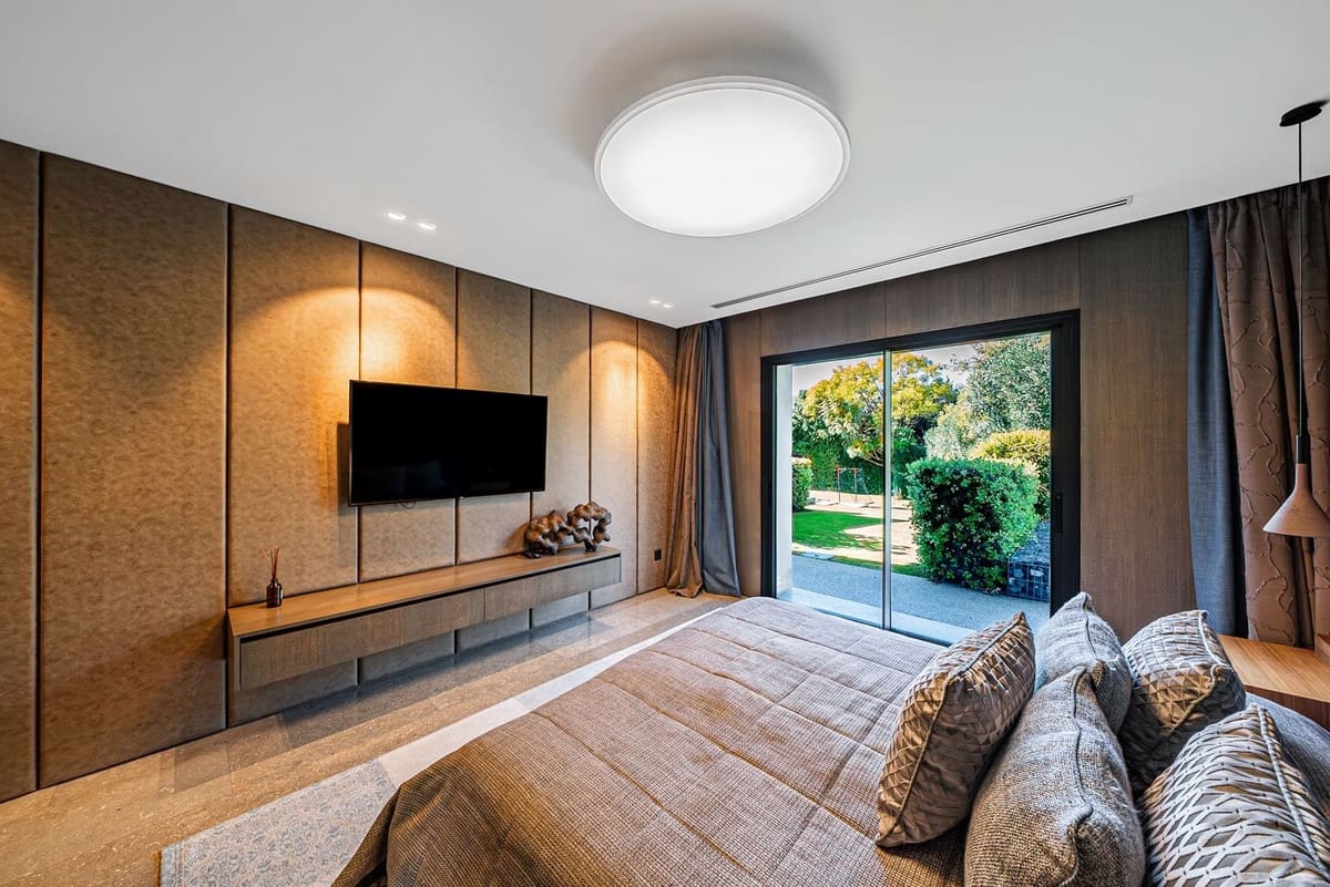 10 slaapkamer Villa te koop in Guadalmina - € 12.900.000 (Ref: 8894066)