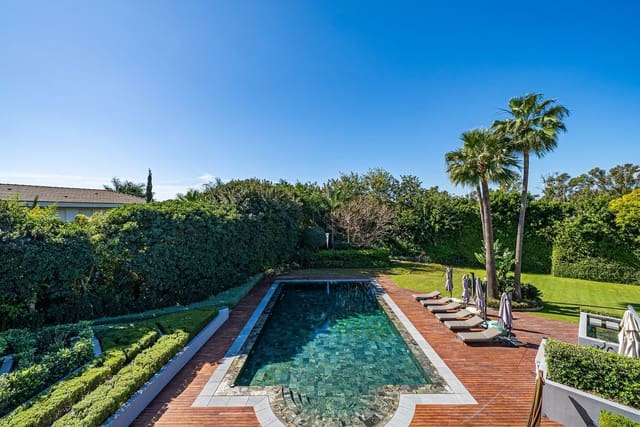 10 slaapkamer Villa te koop in Guadalmina Baja, Marbella - € 12.900.000 (Ref: 8894066)