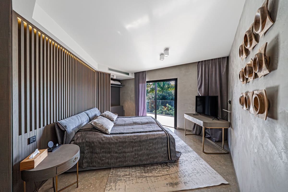 10 slaapkamer Villa te koop in Guadalmina - € 12.900.000 (Ref: 8894066)