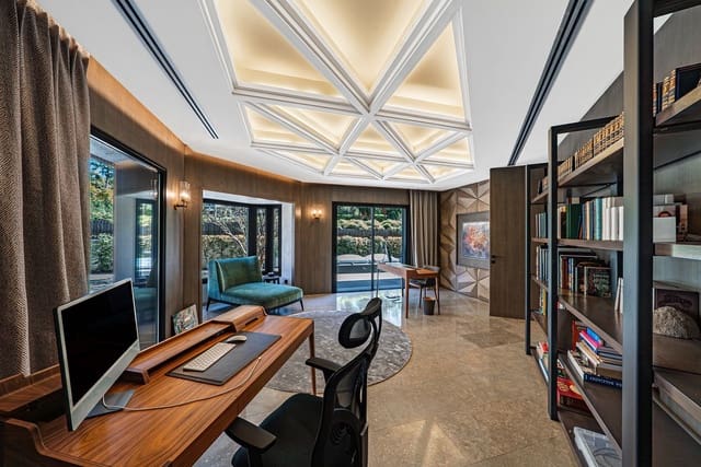 10 slaapkamer Villa te koop in Guadalmina Baja, Marbella - € 12.900.000 (Ref: 8894066)