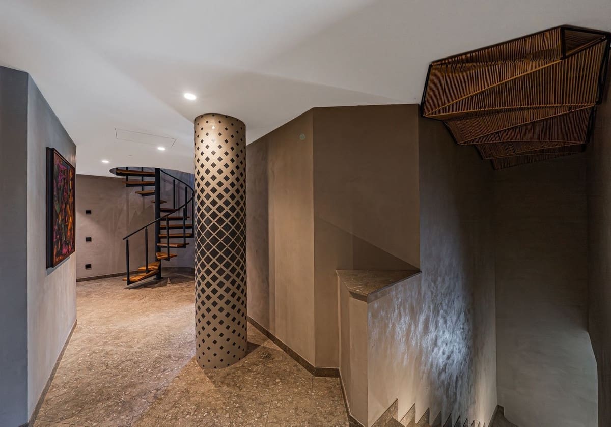 10 slaapkamer Villa te koop in Guadalmina - € 12.900.000 (Ref: 8894066)