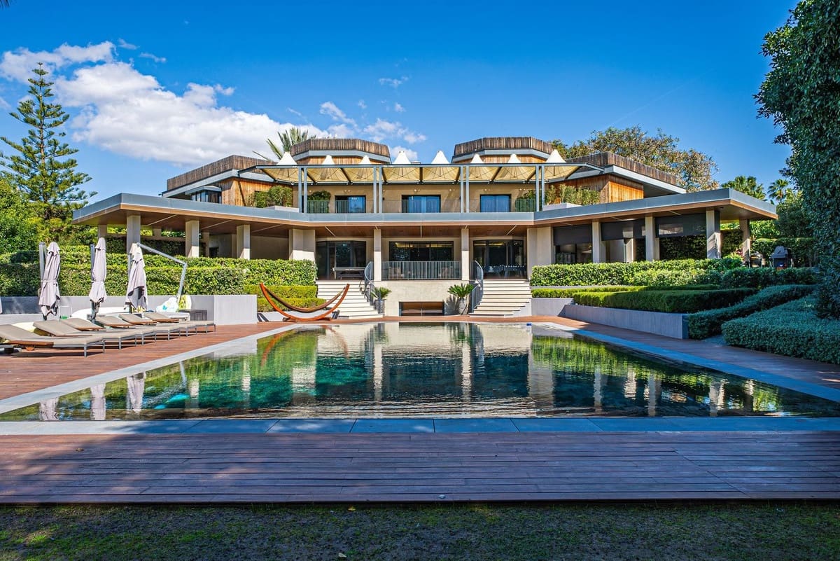 10 slaapkamer Villa te koop in Guadalmina - € 12.900.000 (Ref: 8894066)