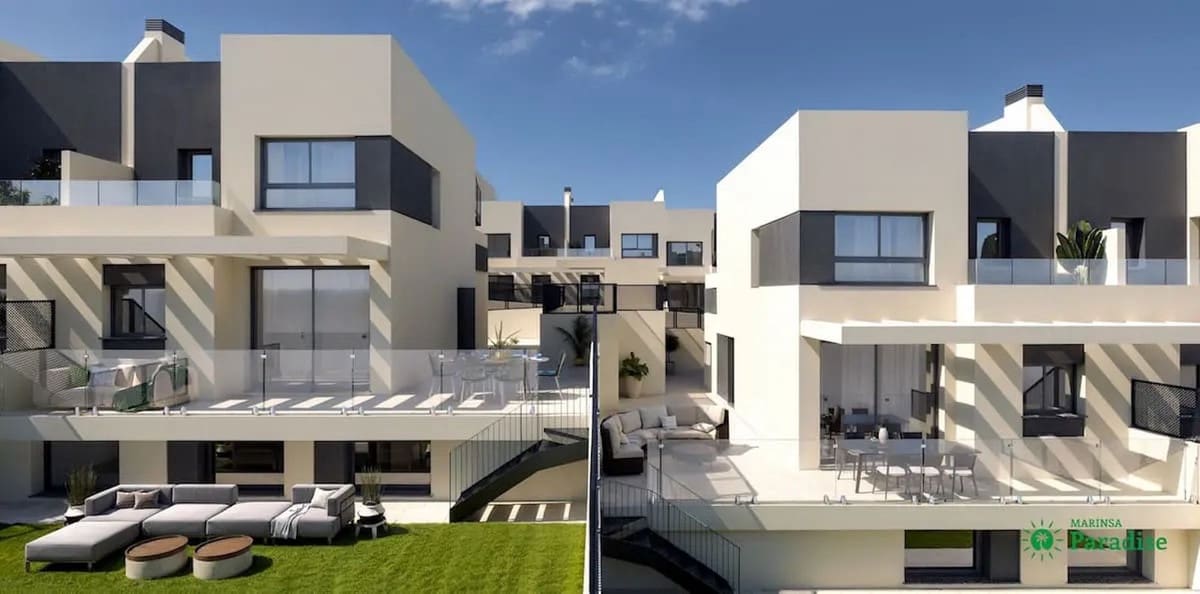 3 soveværelse Semi-Rækkehus til salg i Nerja - € 870.000 (Ref: 8981240)