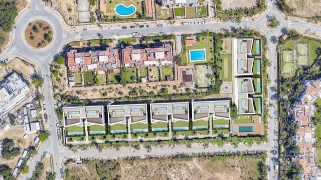 Apartamento de 3 habitaciones en New Golden Mile, Estepona en venta - 769.000 € (Ref: 9168954)