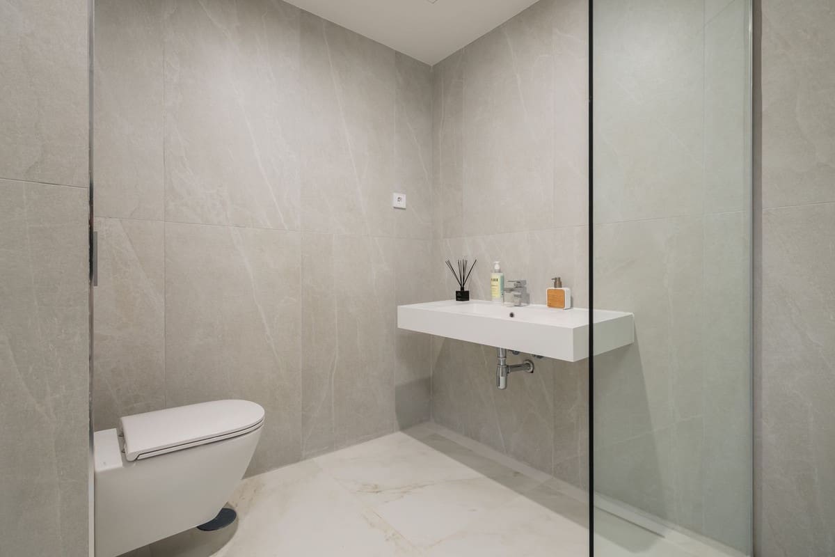 3 bedroom Penthouse for sale in Estepona - € 725,000 (Ref: 9211488)