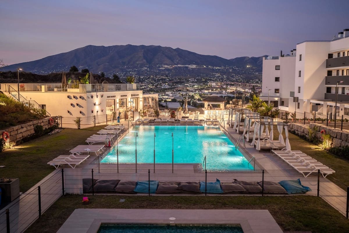 2 soveværelse Lejlighed til salg i Mijas Costa - € 294.500 (Ref: 9230654)