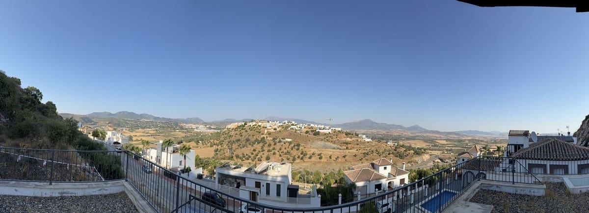 3 bedroom Villa for sale in Coin - € 495,000 (Ref: 9306133)