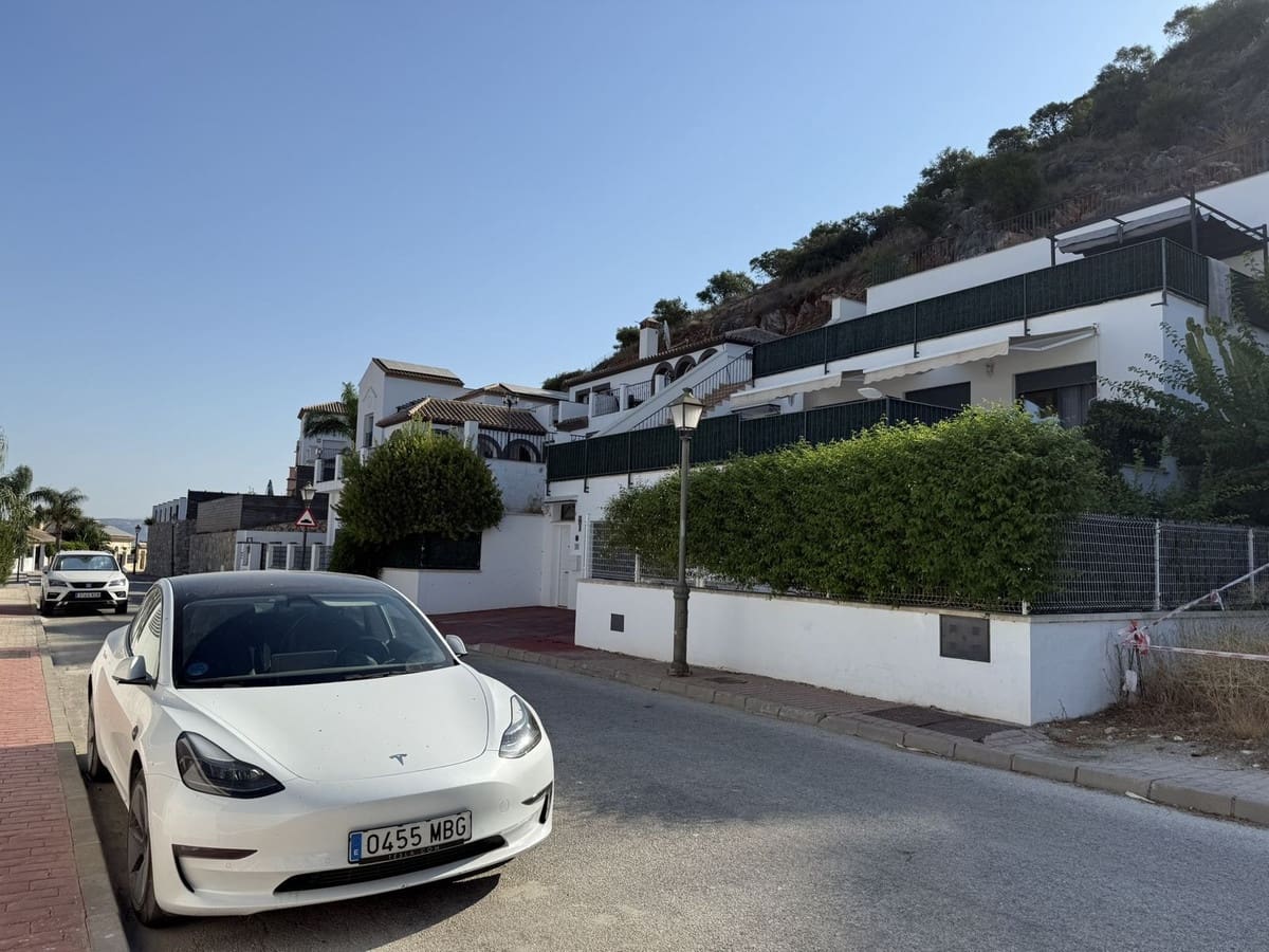 3 bedroom Villa for sale in Coin - € 495,000 (Ref: 9306133)