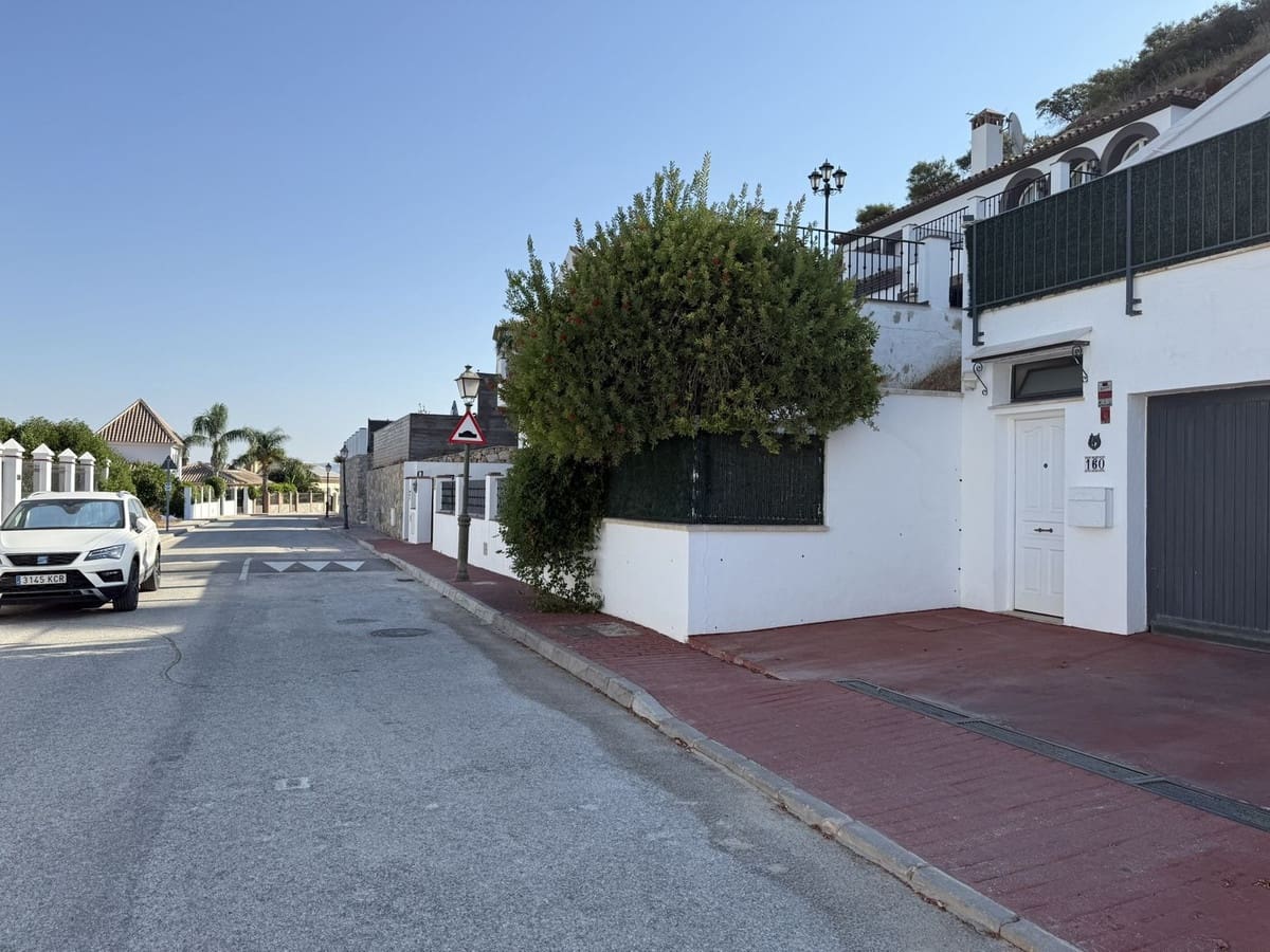 3 bedroom Villa for sale in Coin - € 495,000 (Ref: 9306133)