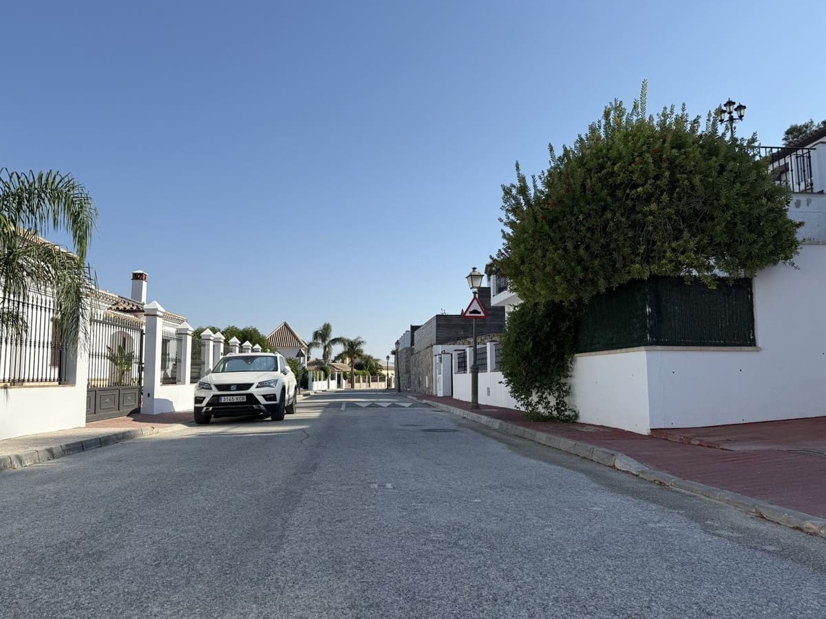 3 bedroom Villa for sale in Coin - € 495,000 (Ref: 9306133)