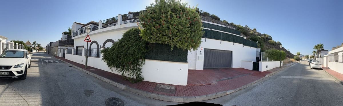 3 bedroom Villa for sale in Coin - € 495,000 (Ref: 9306133)