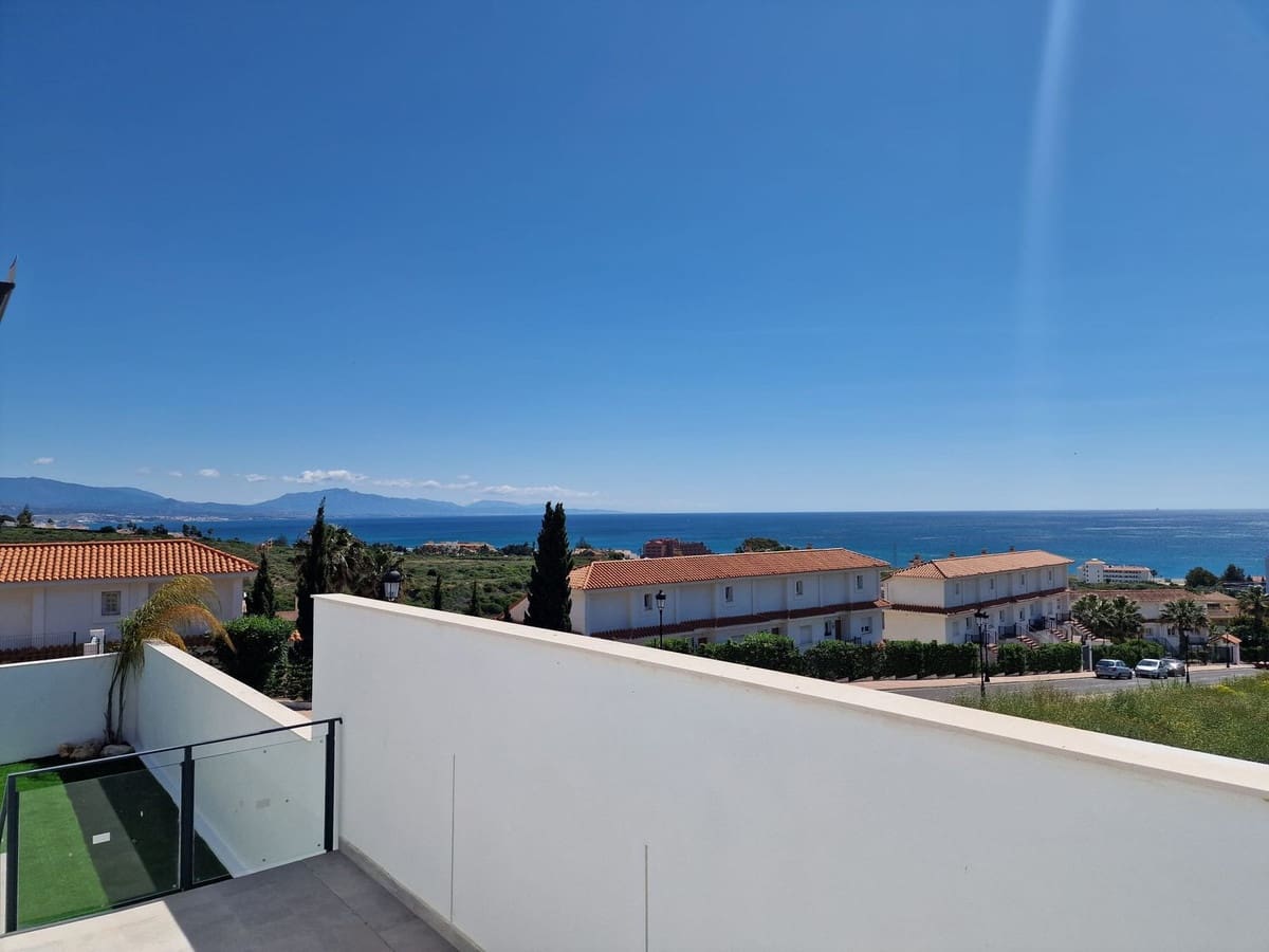 3 soveværelse Semi-Rækkehus til salg i Manilva - € 490.000 (Ref: 9311890)