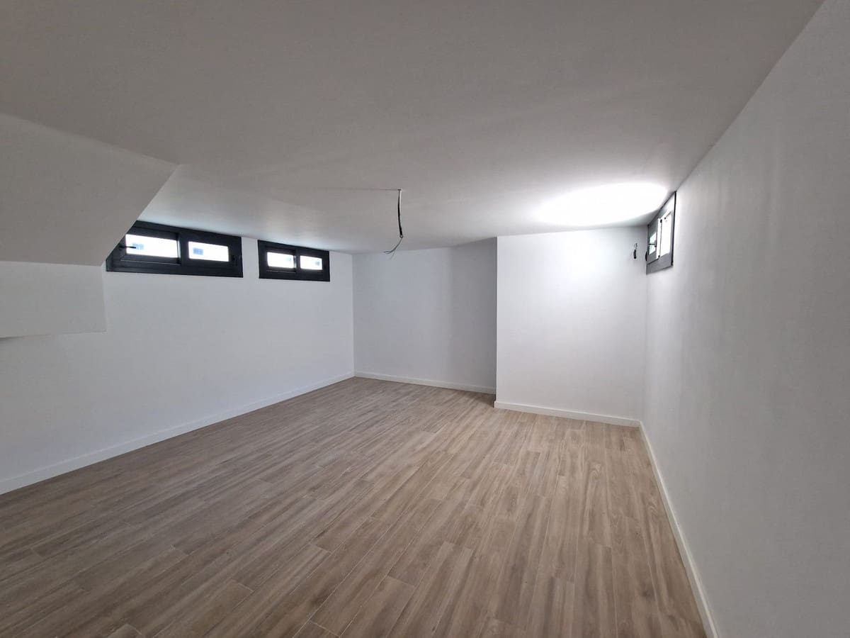 3 soveværelse Semi-Rækkehus til salg i Manilva - € 490.000 (Ref: 9311890)