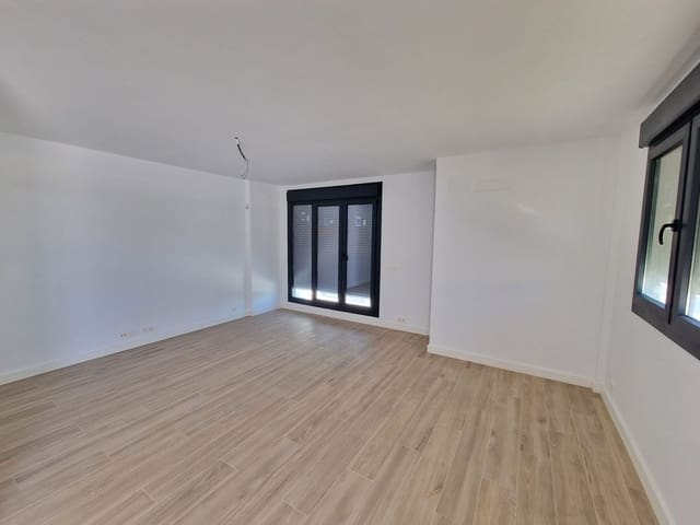 3 slaapkamer Halfvrijstaande villa te koop in Manilva - € 490.000 (Ref: 9311890)