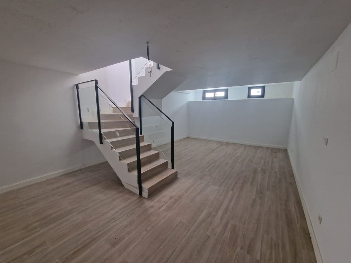 2 soverom Kjedet enebolig til salgs i Manilva - € 385 000 (Ref: 9311891)