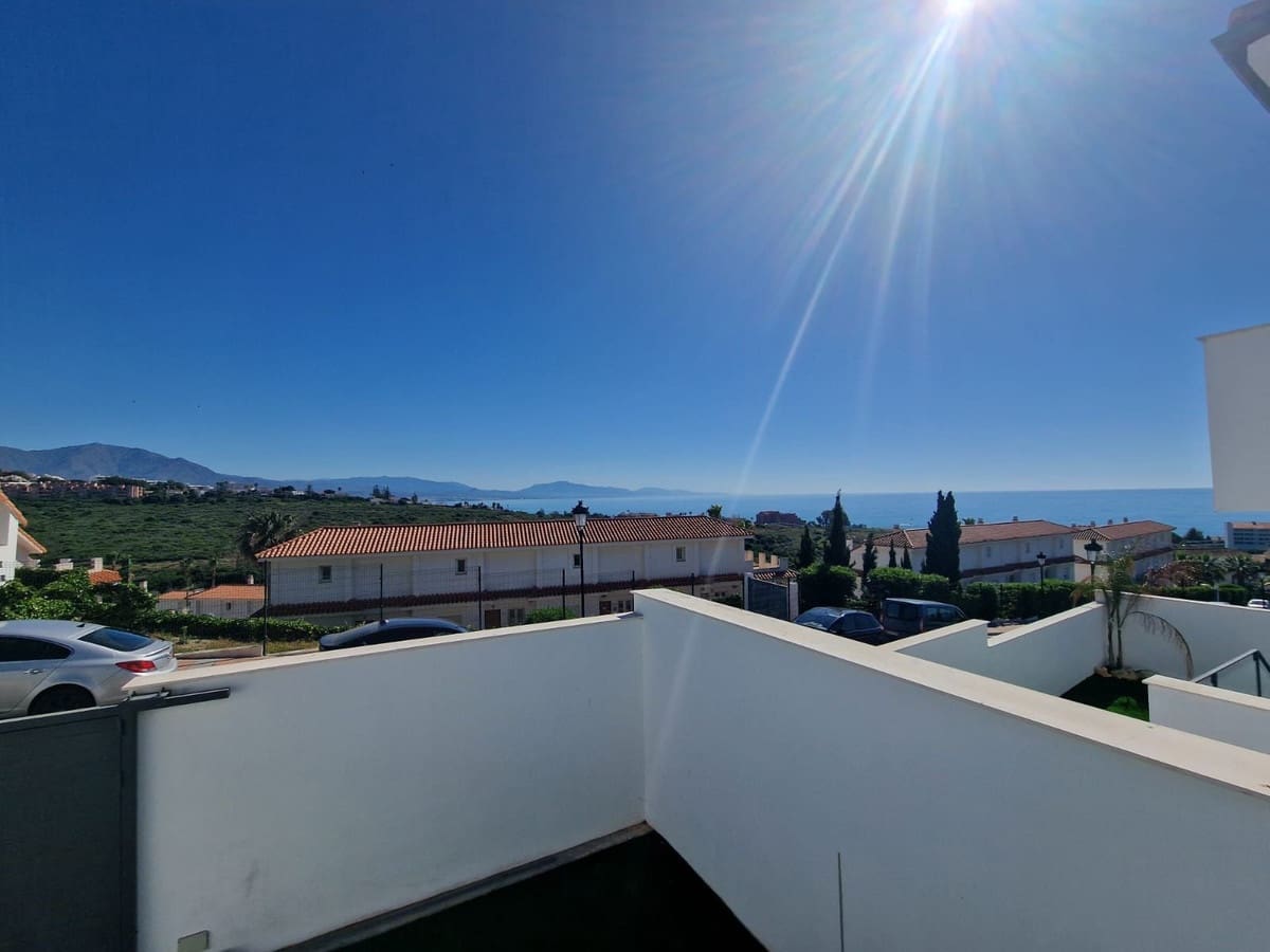 2 camera da letto Villetta Bifamiliare in vendita in Manilva - 385.000 € (Rif: 9311891)