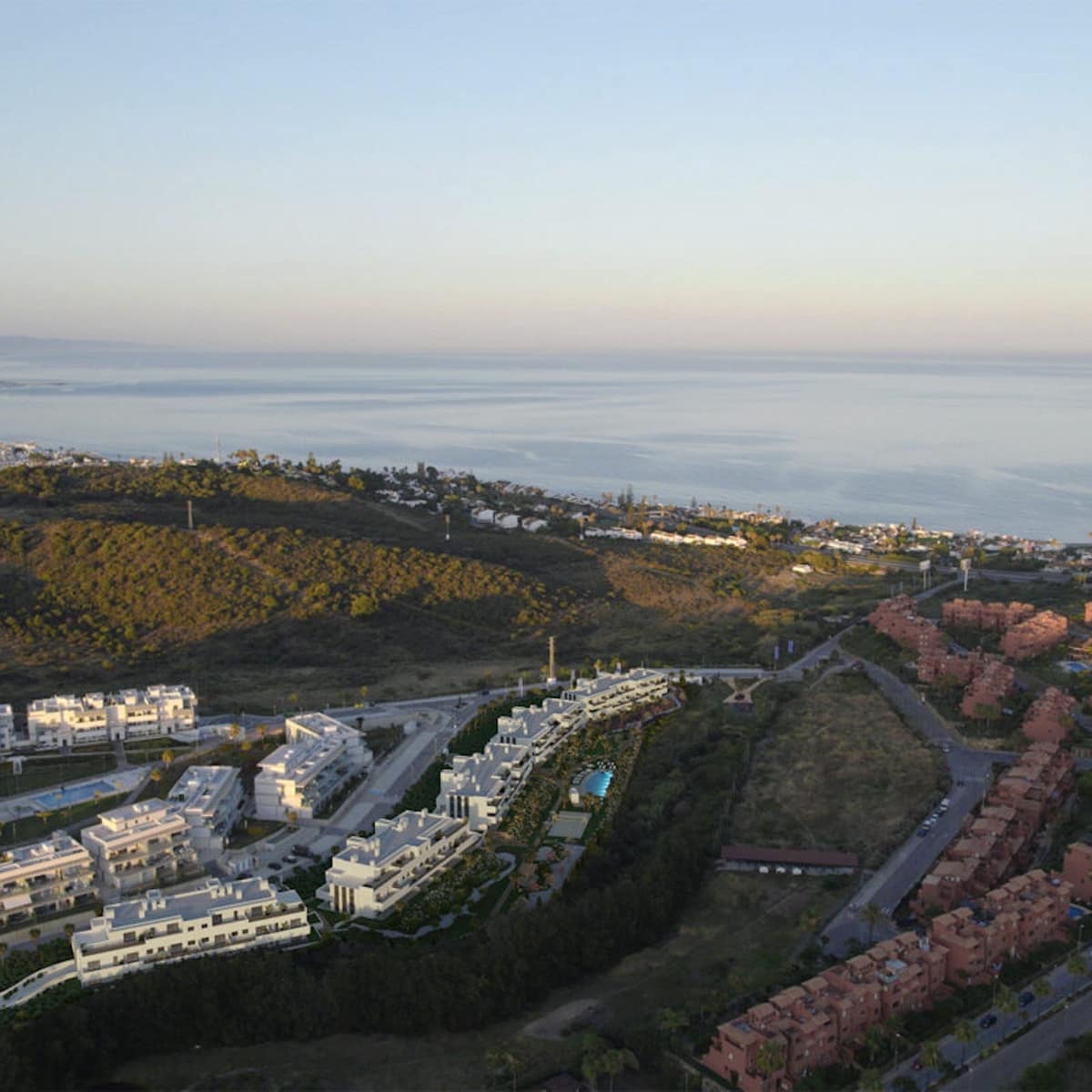 Ático de 2 habitaciones en Estepona en venta - 320.000 € (Ref: 9311894)