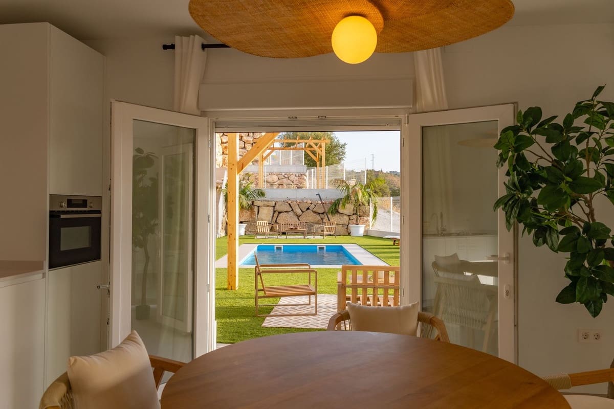 3 bedroom Villa for sale in Vinuela - € 360,000 (Ref: 9315173)