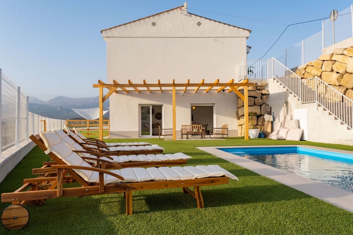3 bedroom Villa for sale in Vinuela - € 360,000 (Ref: 9315173)