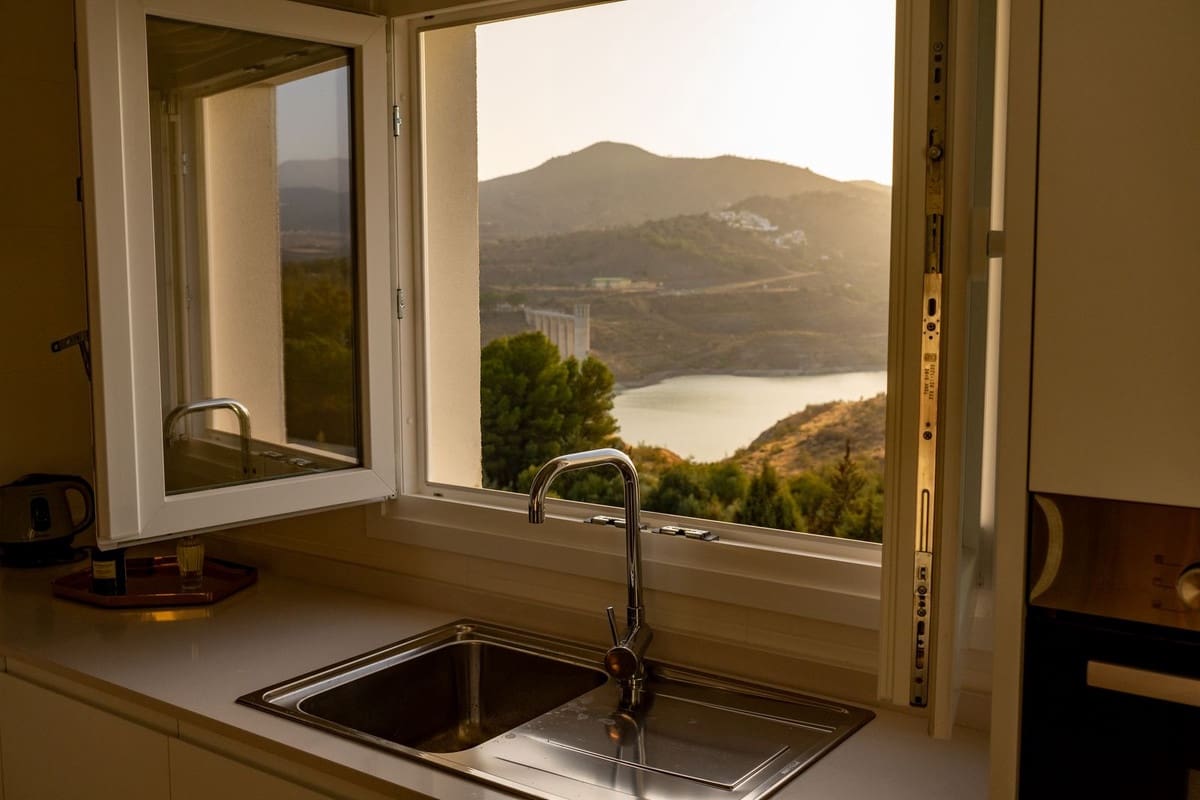 3 bedroom Villa for sale in Vinuela - € 360,000 (Ref: 9315173)