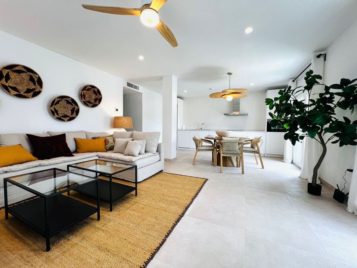 3 bedroom Villa for sale in Vinuela - € 360,000 (Ref: 9315173)