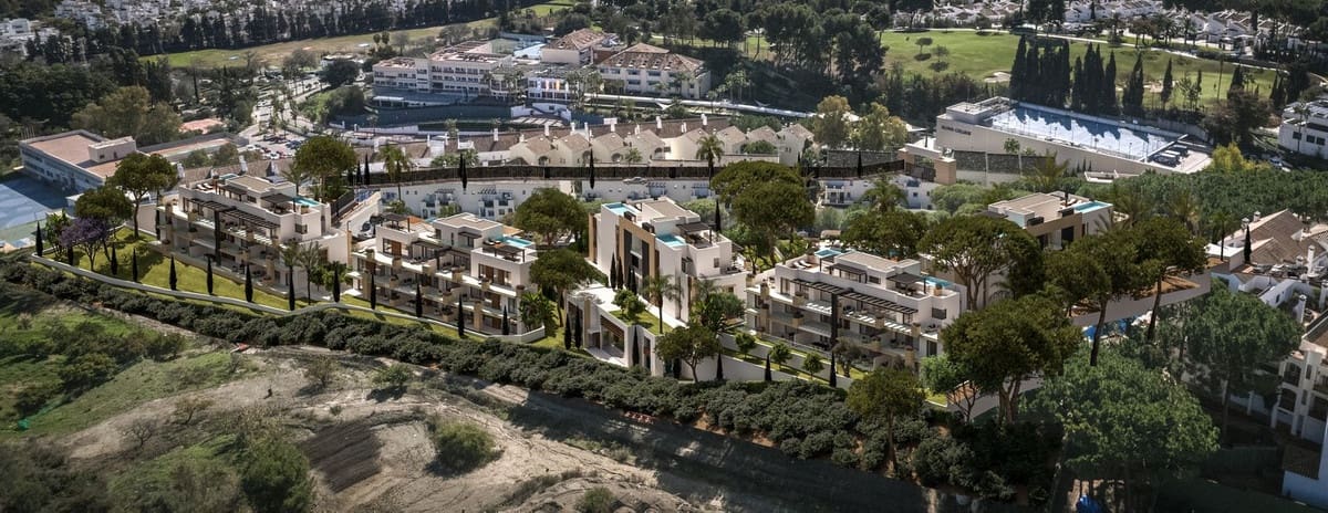 2 bedroom Apartment for sale in Marbella - € 1,035,693 (Ref: 9329823)