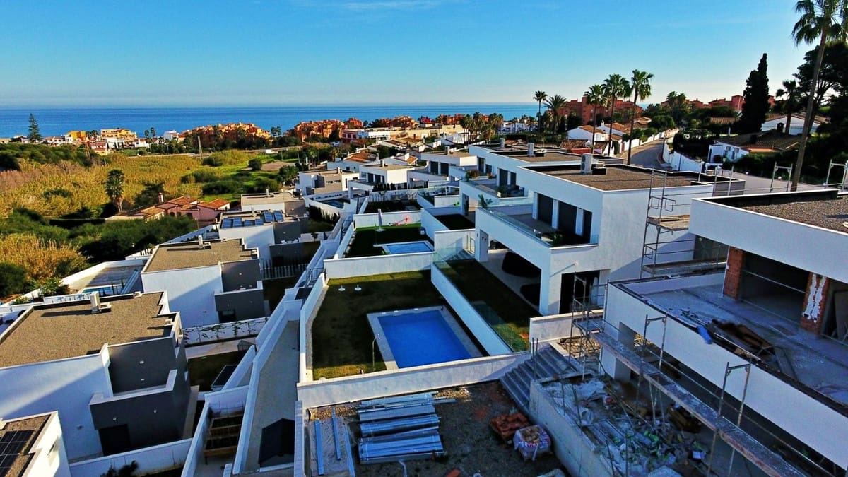 4 chambre Villa/Maison à vendre à La Duquesa / Puerto de la Duquesa - 1 065 000 € (Ref: 9336880)