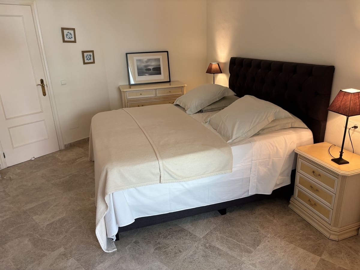 3 slaapkamer Appartement te koop in Calahonda met zwembad garage - € 375.000 (Ref: 9384048)