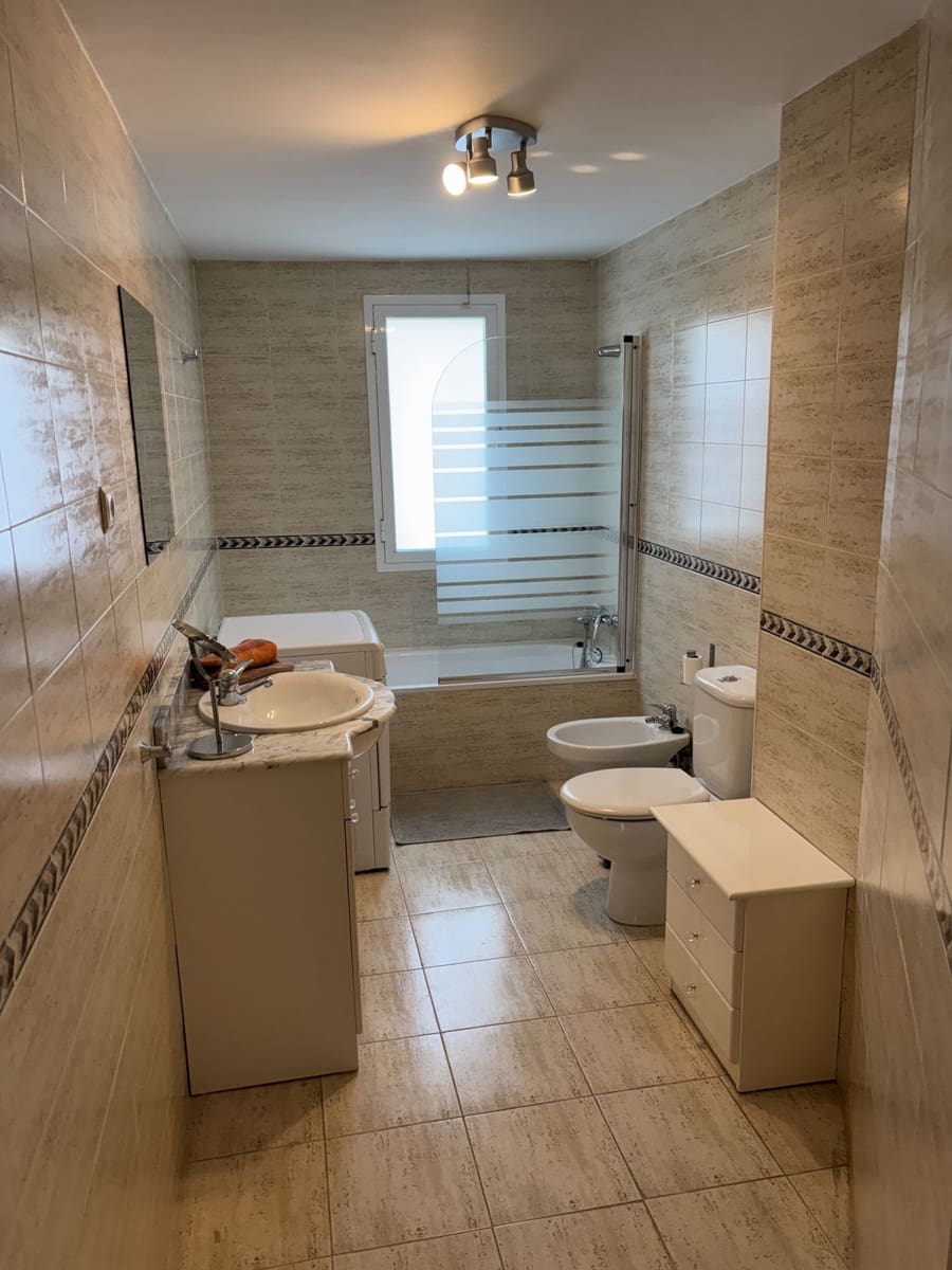 3 slaapkamer Appartement te koop in Calahonda met zwembad garage - € 375.000 (Ref: 9384048)