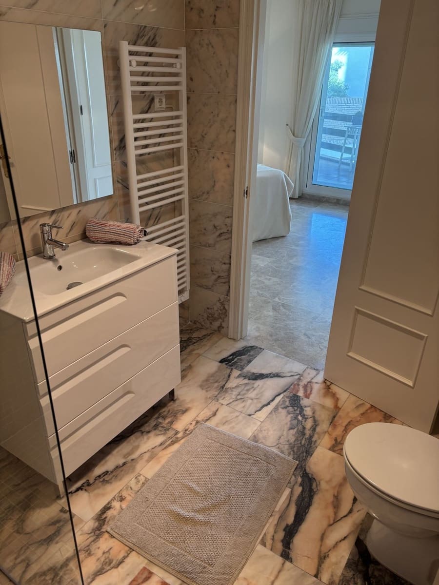 3 slaapkamer Appartement te koop in Calahonda met zwembad garage - € 375.000 (Ref: 9384048)