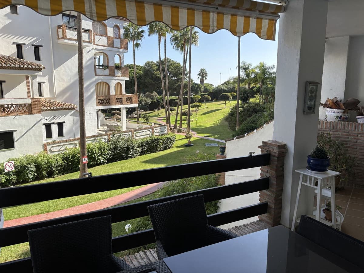 3 slaapkamer Appartement te koop in Calahonda met zwembad garage - € 375.000 (Ref: 9384048)