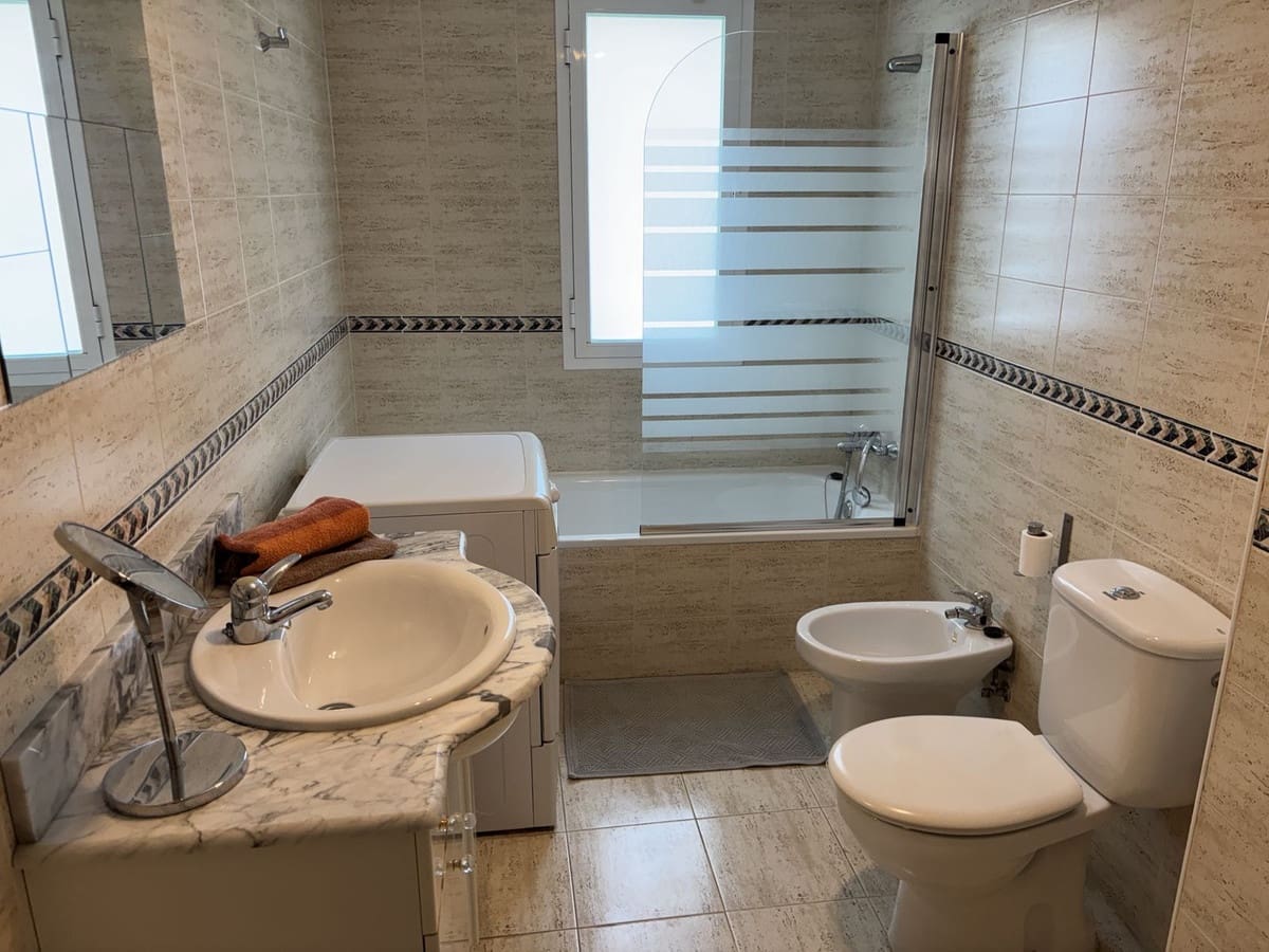 3 slaapkamer Appartement te koop in Calahonda met zwembad garage - € 375.000 (Ref: 9384048)