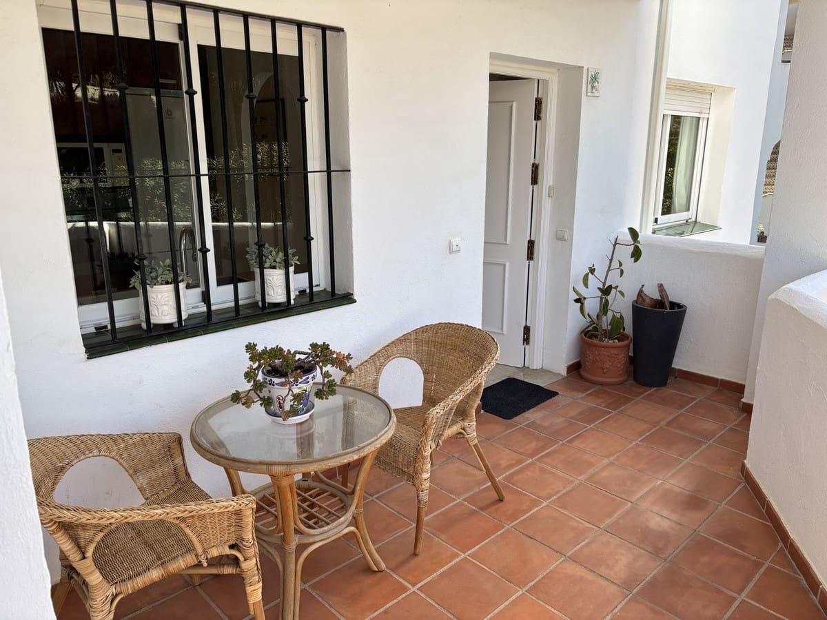 3 slaapkamer Appartement te koop in Calahonda met zwembad garage - € 375.000 (Ref: 9384048)