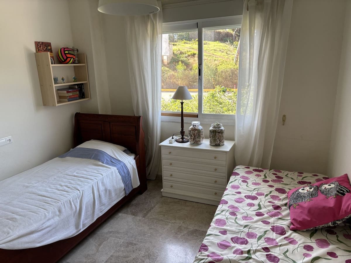 3 slaapkamer Appartement te koop in Calahonda met zwembad garage - € 375.000 (Ref: 9384048)