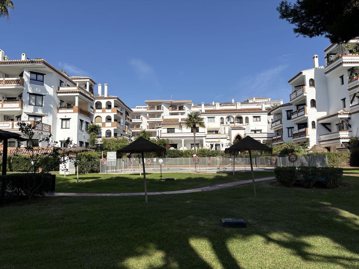 3 slaapkamer Appartement te koop in Calahonda met zwembad garage - € 375.000 (Ref: 9384048)